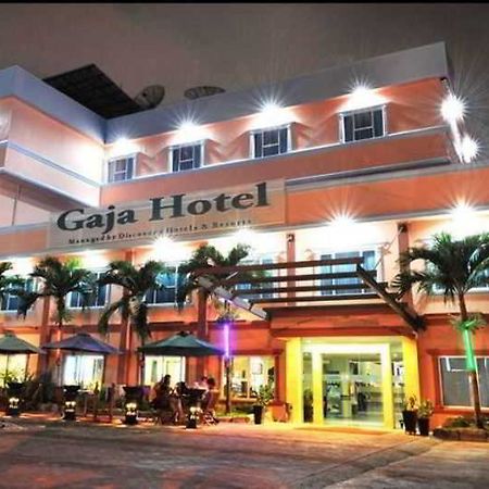 Gaja Hotel Pekanbaru Exteriér fotografie
