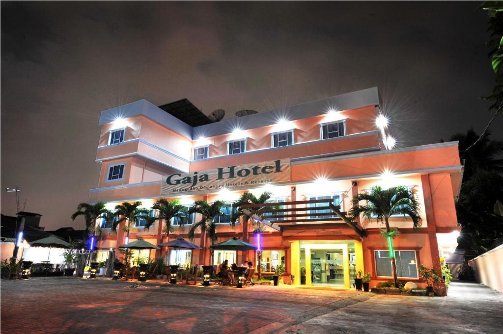 Gaja Hotel Pekanbaru Exteriér fotografie